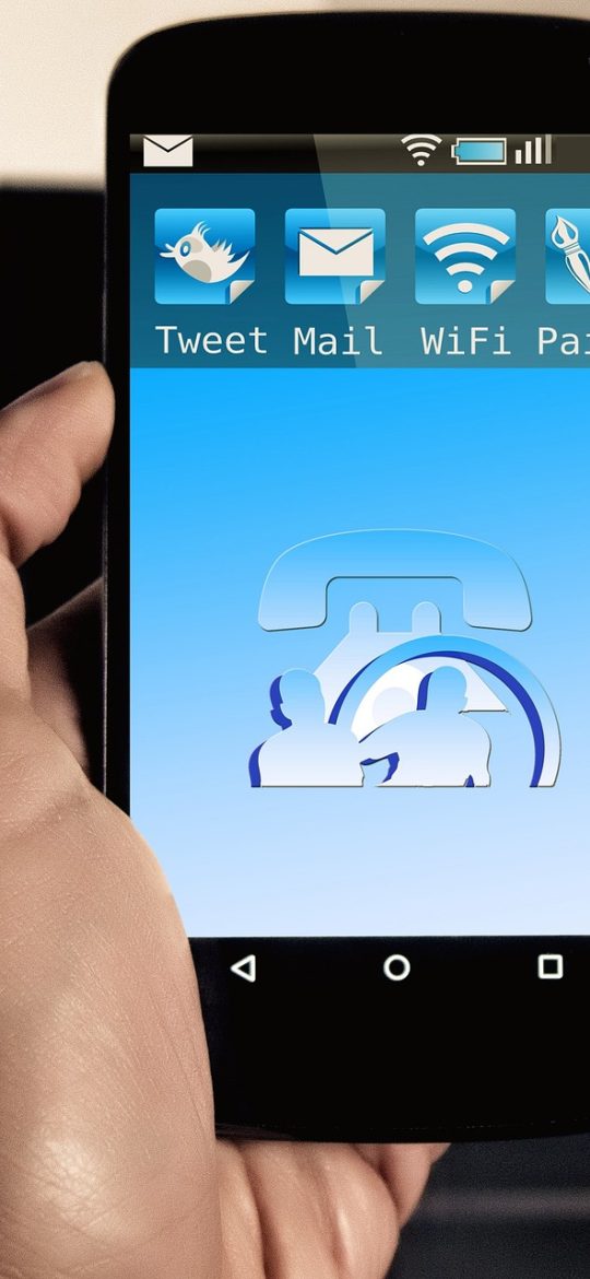 绘画网站 App 条目详情界面截图，分步图文教程按编号依次排开，每步配有示意图和一句说明，正文区域留白充足不显拥挤